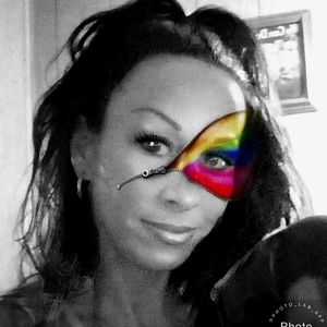 Meet your Posher, Crystal